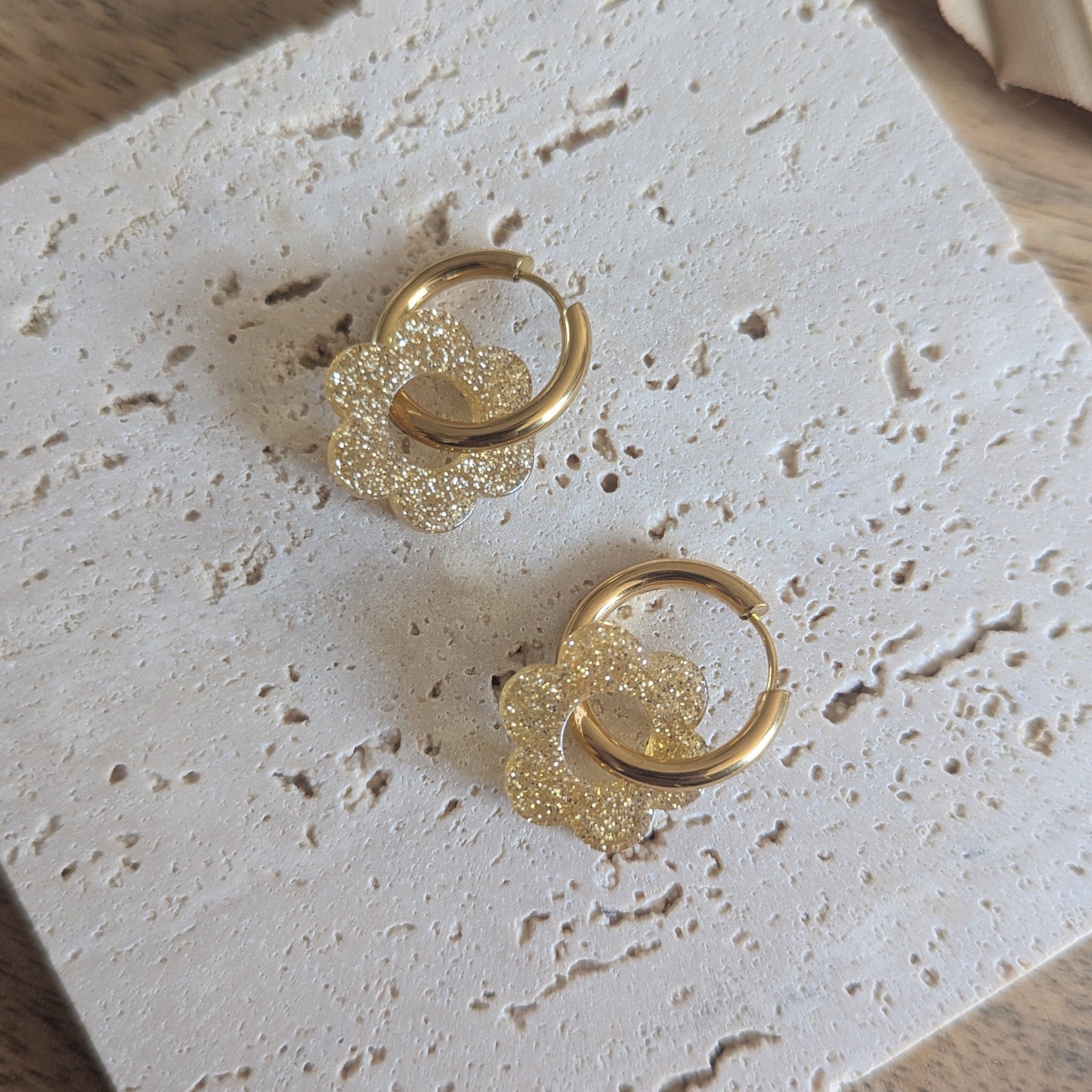Boucles d'oreilles Blossom pailleté doré